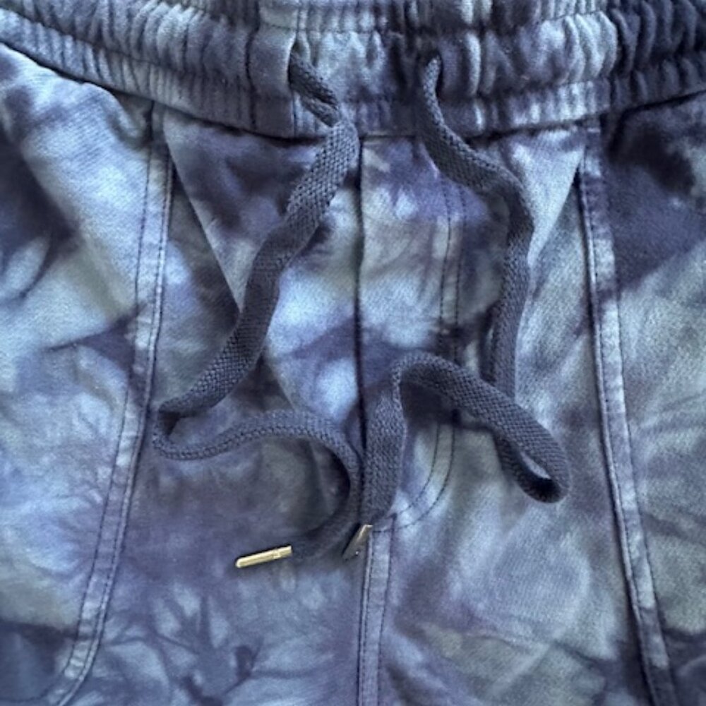 Athleta NWOT Farallon Knit Crustal Blue Tie Dye Drawstring Waist Short - Picture 16 of 16
